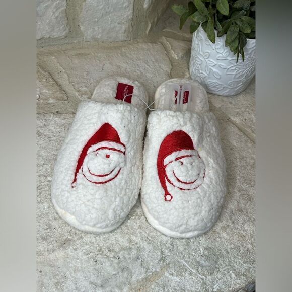 Wondershop at Target Ivory/red Santa sherpa slippers sz small (5-6) - Picture 1 of 4